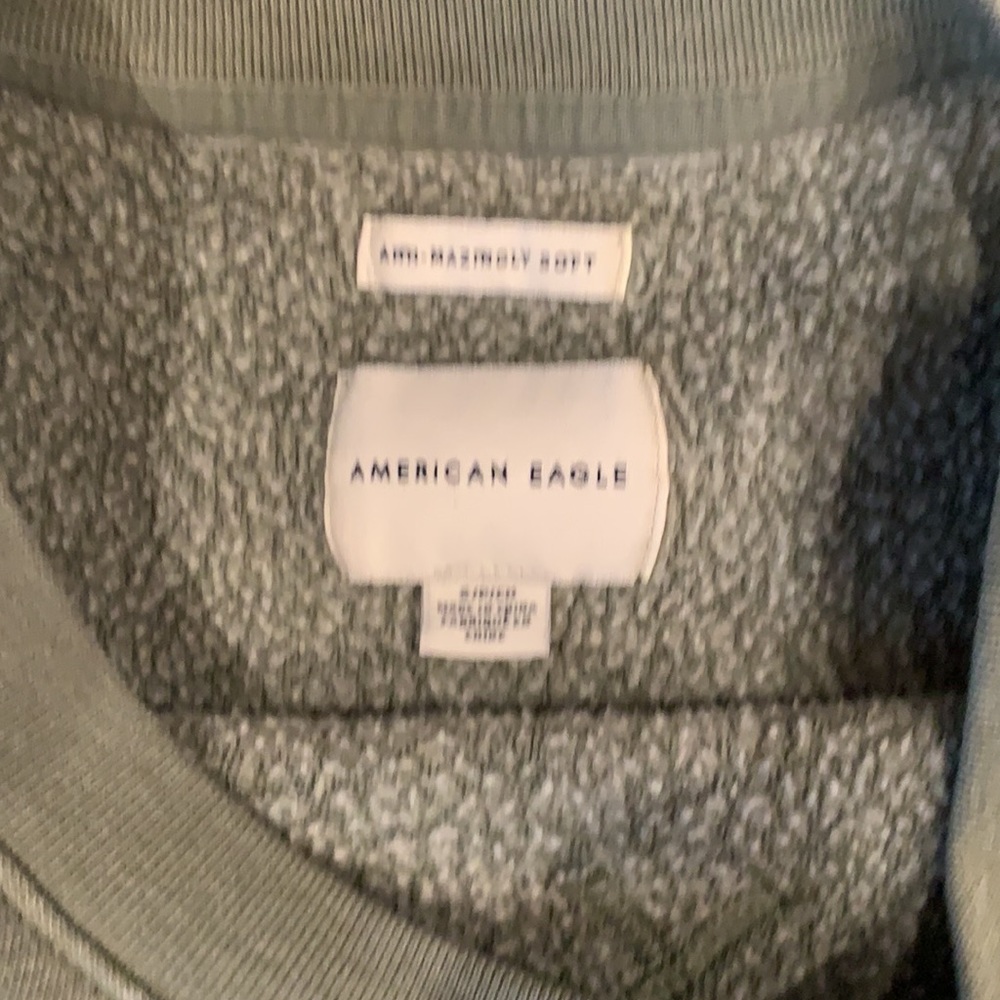 Green American eagle raw edge pullover - Picture 3 of 5